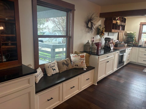 Tiny photo for 6607 E Red Road, Vincennes, IN 47591 (MLS # 202643561)