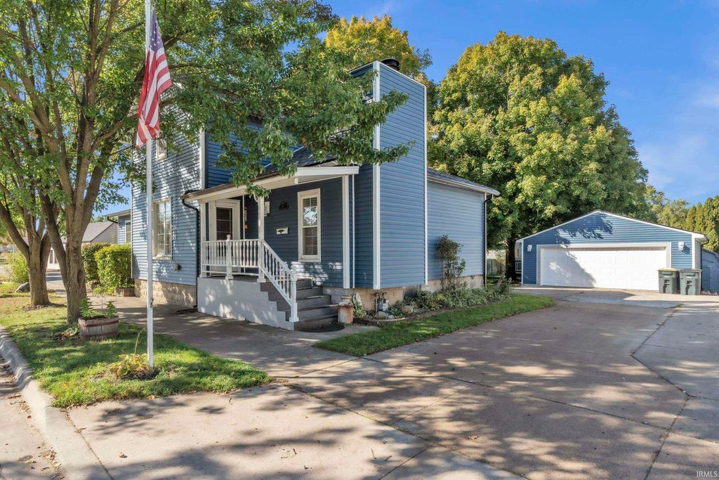 Photo of 417 N Park Avenue, Kendallville, IN 46755 (MLS # 202542523)