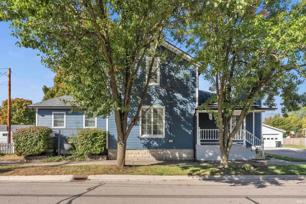 Photo of 417 N Park Avenue, Kendallville, IN 46755 (MLS # 202542523)