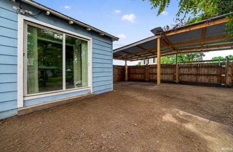 Tiny photo for 885 S Cicott Street, Logansport, IN 46947 (MLS # 202633441)