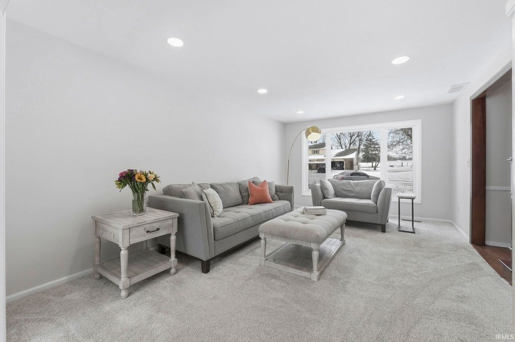 Photo of 4913 Live Oak Court, Fort Wayne, IN 46804 (MLS # 202601899)