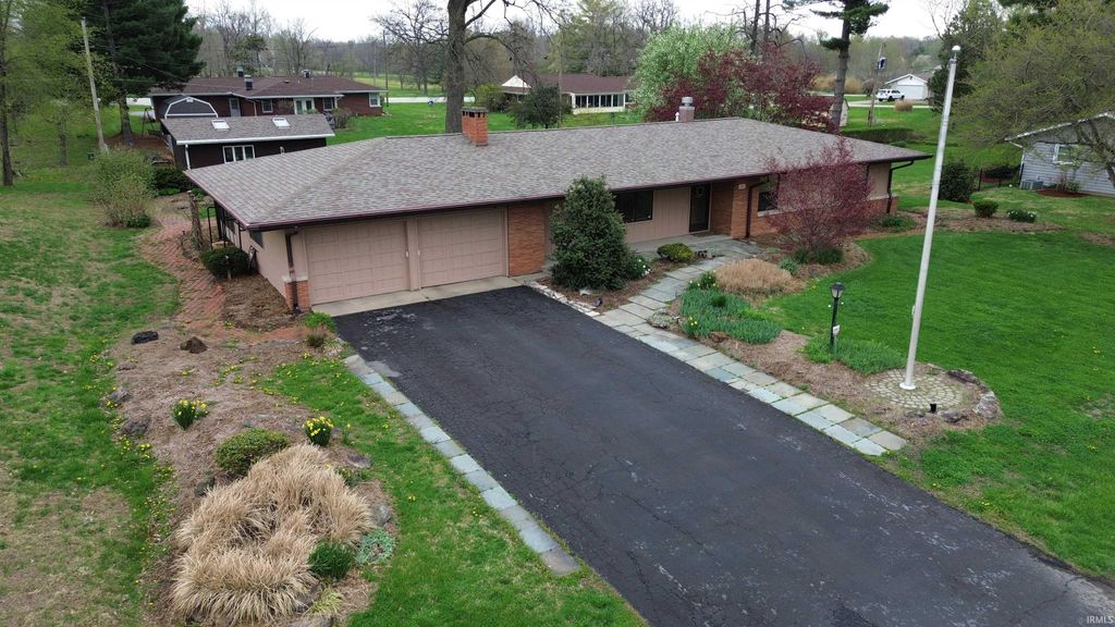 Photo of 684 W Greenbrier Lane, Sullivan, IN 47882 (MLS # 202611526)