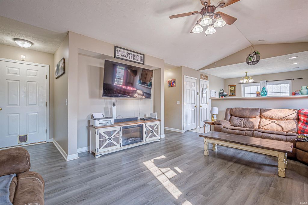 Photo of 506 W Monroe Street, Princeton, IN 47670 (MLS # 202542314)