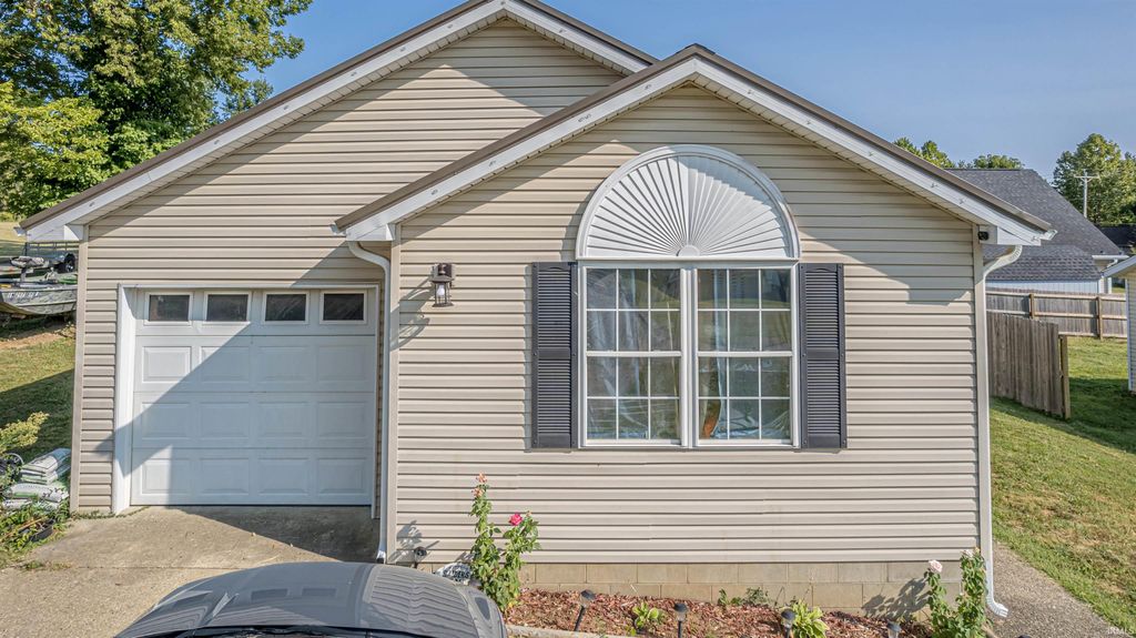 Photo of 506 W Monroe Street, Princeton, IN 47670 (MLS # 202542314)