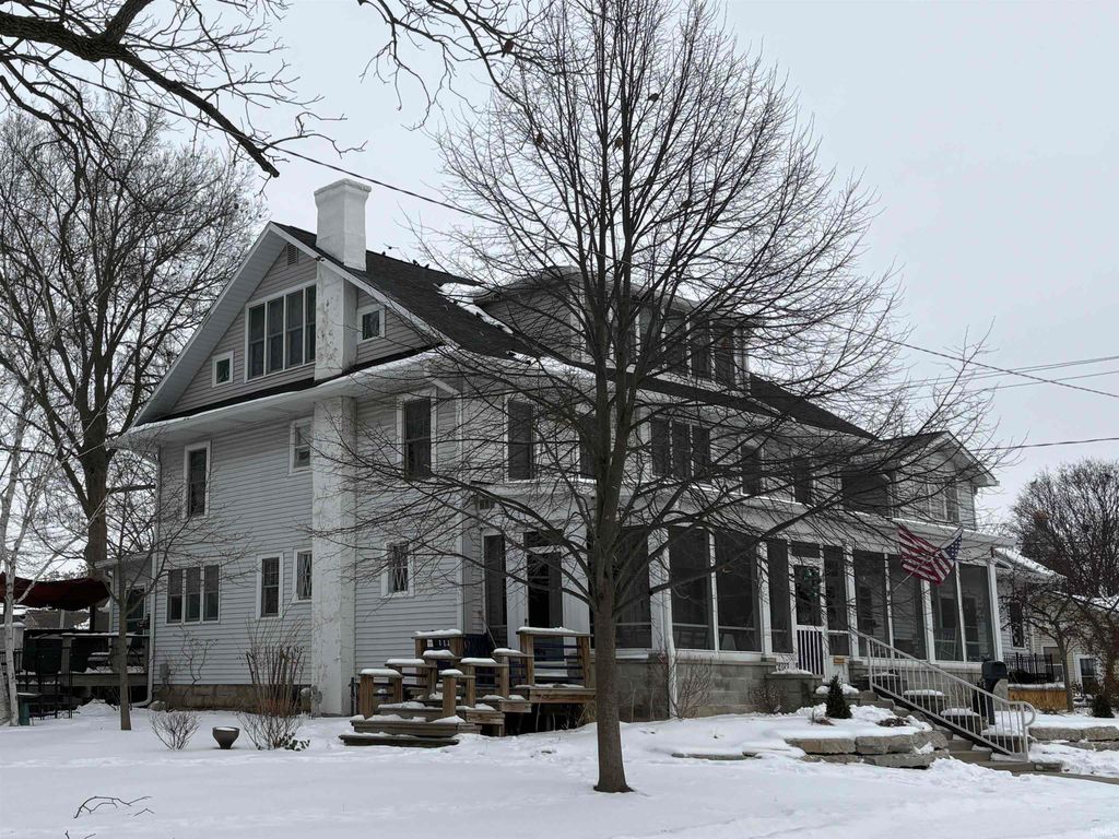 Photo of 418 W Jefferson Street, Decatur, IN 46733 (MLS # 202603748)