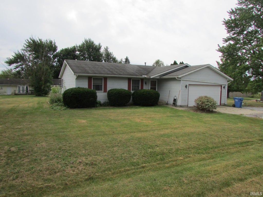 Photo of 3150 E Meadowood Lane, Columbia City, IN 46725 (MLS # 202637969)