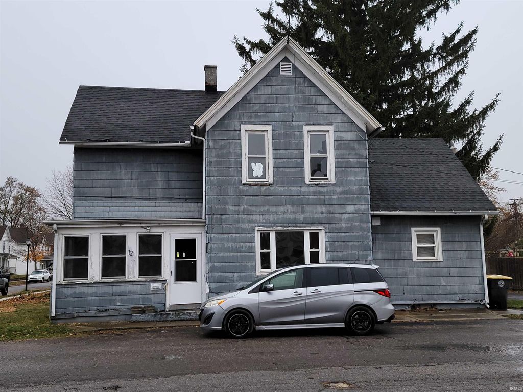 Photo of 1214 Scott Avenue, Fort Wayne, IN 46807 (MLS # 202546480)