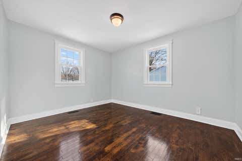Tiny photo for 1411 N WABASH Avenue, Marion, IN 46952 (MLS # 202549275)