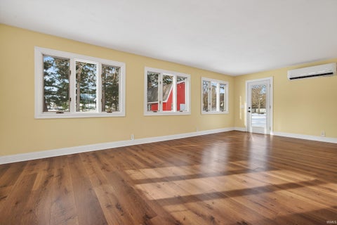Tiny photo for 1411 N WABASH Avenue, Marion, IN 46952 (MLS # 202549275)