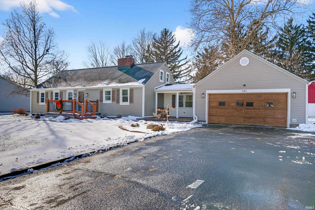 Photo of 1411 N WABASH Avenue, Marion, IN 46952 (MLS # 202549275)