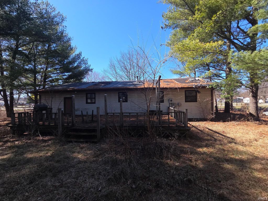 Photo of 1567 Elizabeth Avenue, Rochester, IN 46975 (MLS # 202615569)