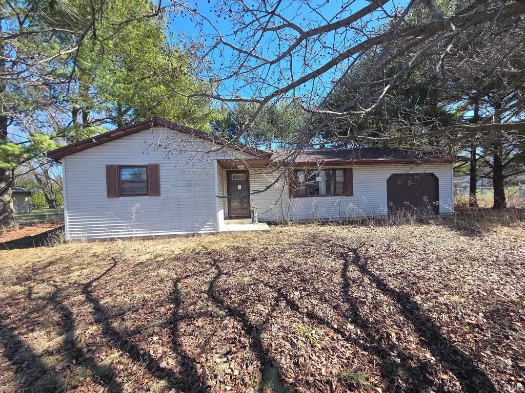 Photo of 1567 Elizabeth Avenue, Rochester, IN 46975 (MLS # 202615569)