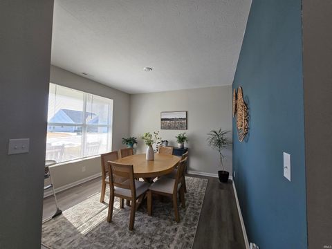 Tiny photo for 910 HIGHLAND SPRINGS Lane, Kokomo, IN 46902 (MLS # 202605085)