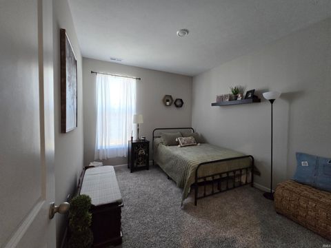 Tiny photo for 910 HIGHLAND SPRINGS Lane, Kokomo, IN 46902 (MLS # 202605085)