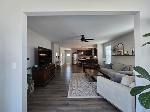 Tiny photo for 910 HIGHLAND SPRINGS Lane, Kokomo, IN 46902 (MLS # 202605085)