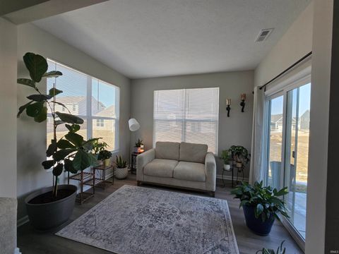 Tiny photo for 910 HIGHLAND SPRINGS Lane, Kokomo, IN 46902 (MLS # 202605085)