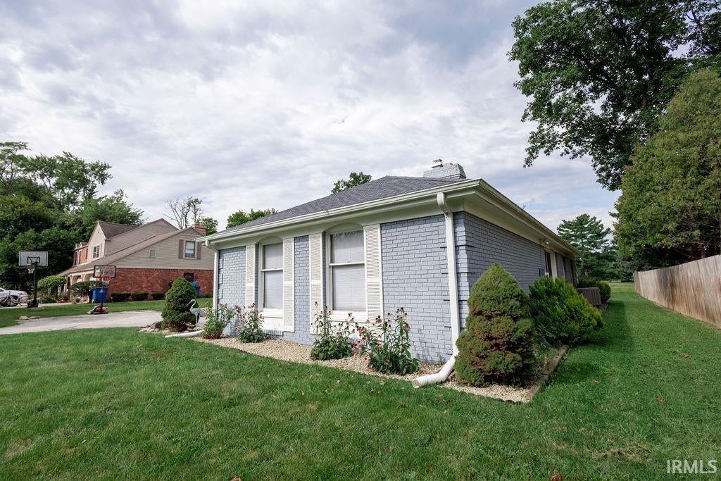 Photo of 1703 N Hawthorne Road, Marion, IN 46952 (MLS # 202635615)