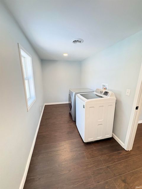 Tiny photo for 1236 S OHIO Avenue, Kokomo, IN 46902 (MLS # 202600363)