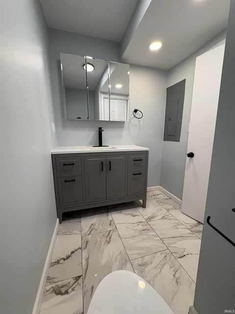 Tiny photo for 1236 S OHIO Avenue, Kokomo, IN 46902 (MLS # 202600363)