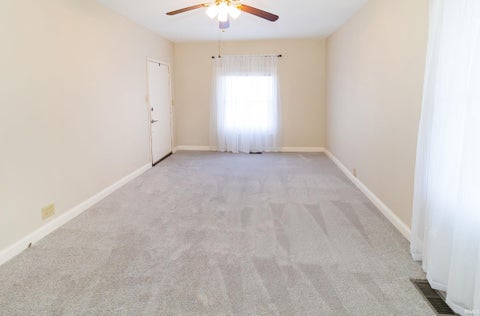 Tiny photo for 725 E Oregon Road, Evansville, IN 47711 (MLS # 202644910)