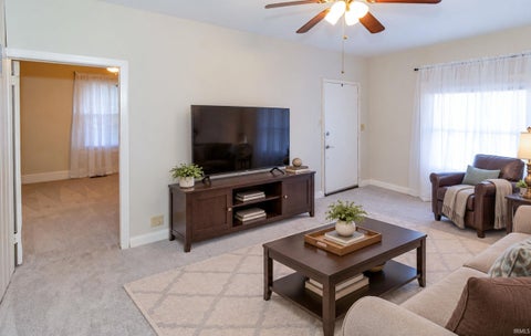 Tiny photo for 725 E Oregon Road, Evansville, IN 47711 (MLS # 202644910)