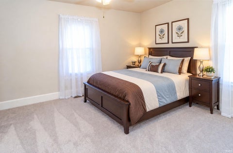 Tiny photo for 725 E Oregon Road, Evansville, IN 47711 (MLS # 202644910)