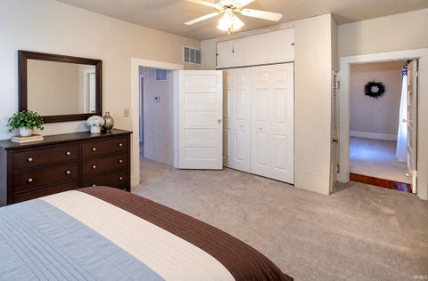 Tiny photo for 725 E Oregon Road, Evansville, IN 47711 (MLS # 202644910)