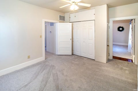 Tiny photo for 725 E Oregon Road, Evansville, IN 47711 (MLS # 202644910)