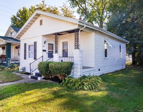 Tiny photo for 725 E Oregon Road, Evansville, IN 47711 (MLS # 202644910)