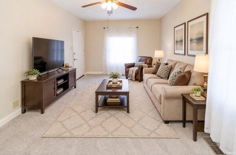 Tiny photo for 725 E Oregon Road, Evansville, IN 47711 (MLS # 202644910)