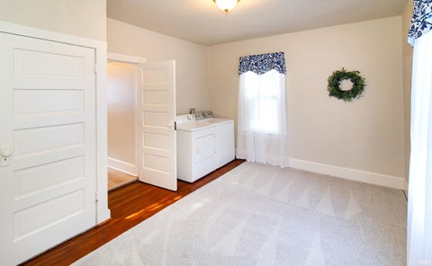 Tiny photo for 725 E Oregon Road, Evansville, IN 47711 (MLS # 202644910)