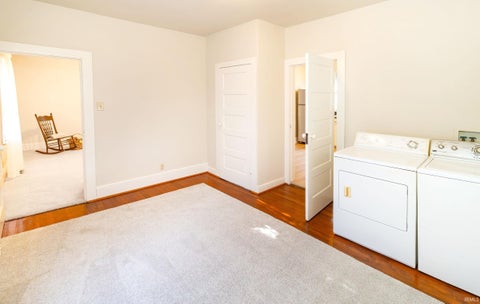 Tiny photo for 725 E Oregon Road, Evansville, IN 47711 (MLS # 202644910)