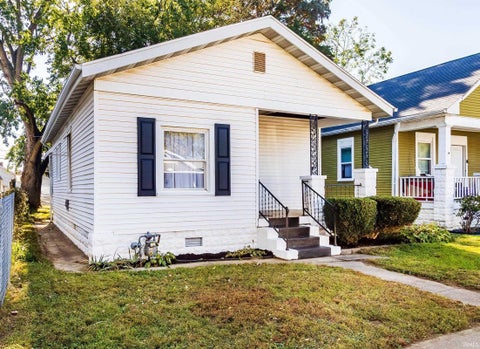 Tiny photo for 725 E Oregon Road, Evansville, IN 47711 (MLS # 202644910)