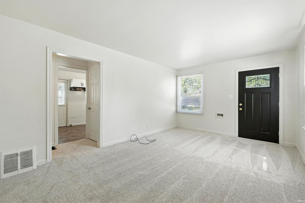 Photo of 4126 Bowser Avenue, Fort Wayne, IN 46806 (MLS # 202538256)