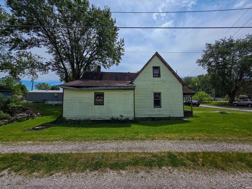 Photo of 39 NW 4TH Street, Linton, IN 47441 (MLS # 202616778)