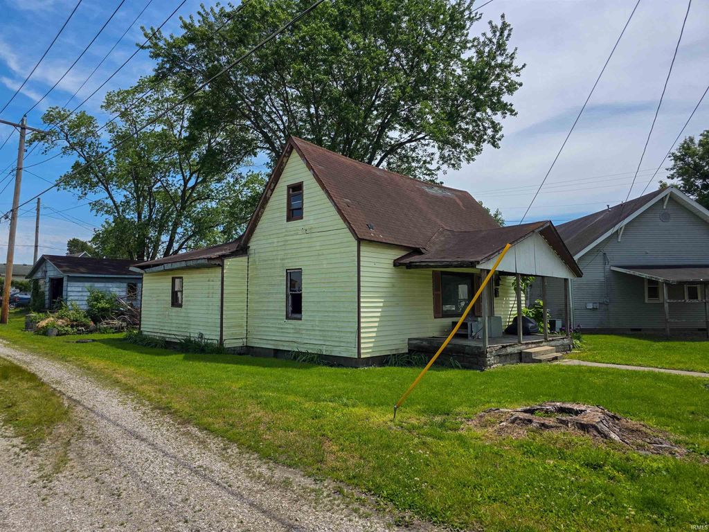 Photo of 39 NW 4TH Street, Linton, IN 47441 (MLS # 202616778)