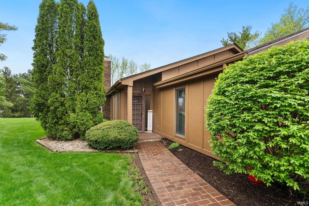 Photo of 6618 Camberwell Court, Fort Wayne, IN 46804 (MLS # 202613438)