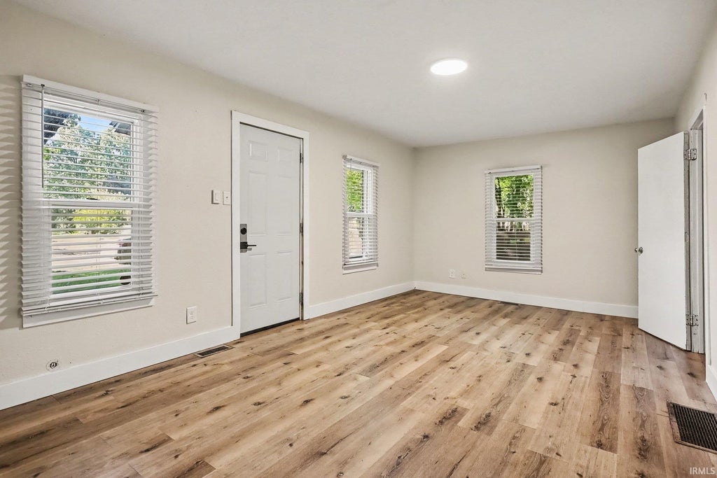 Photo of 25807 Coolidge Avenue, Elkhart, IN 46517 (MLS # 202641670)