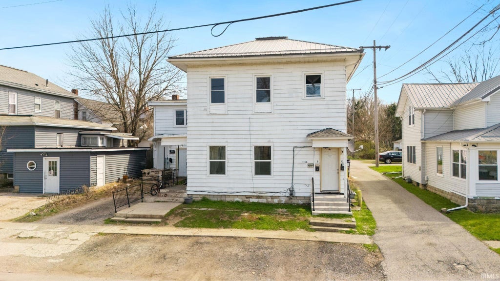 Photo of 109 S Wood Street, Warsaw, IN 46580 (MLS # 202632732)