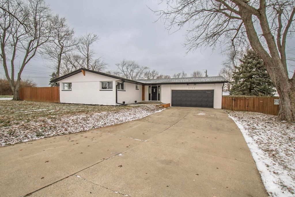 Photo of 5704 E Robert Street, Muncie, IN 47303 (MLS # 202549421)