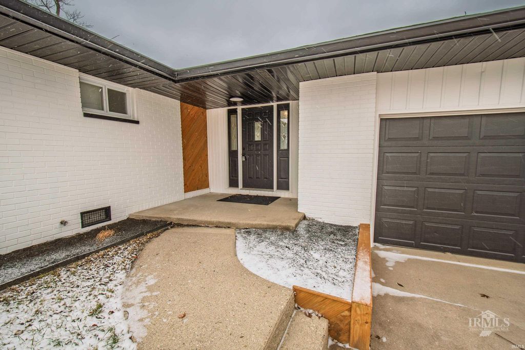 Photo of 5704 E Robert Street, Muncie, IN 47303 (MLS # 202549421)