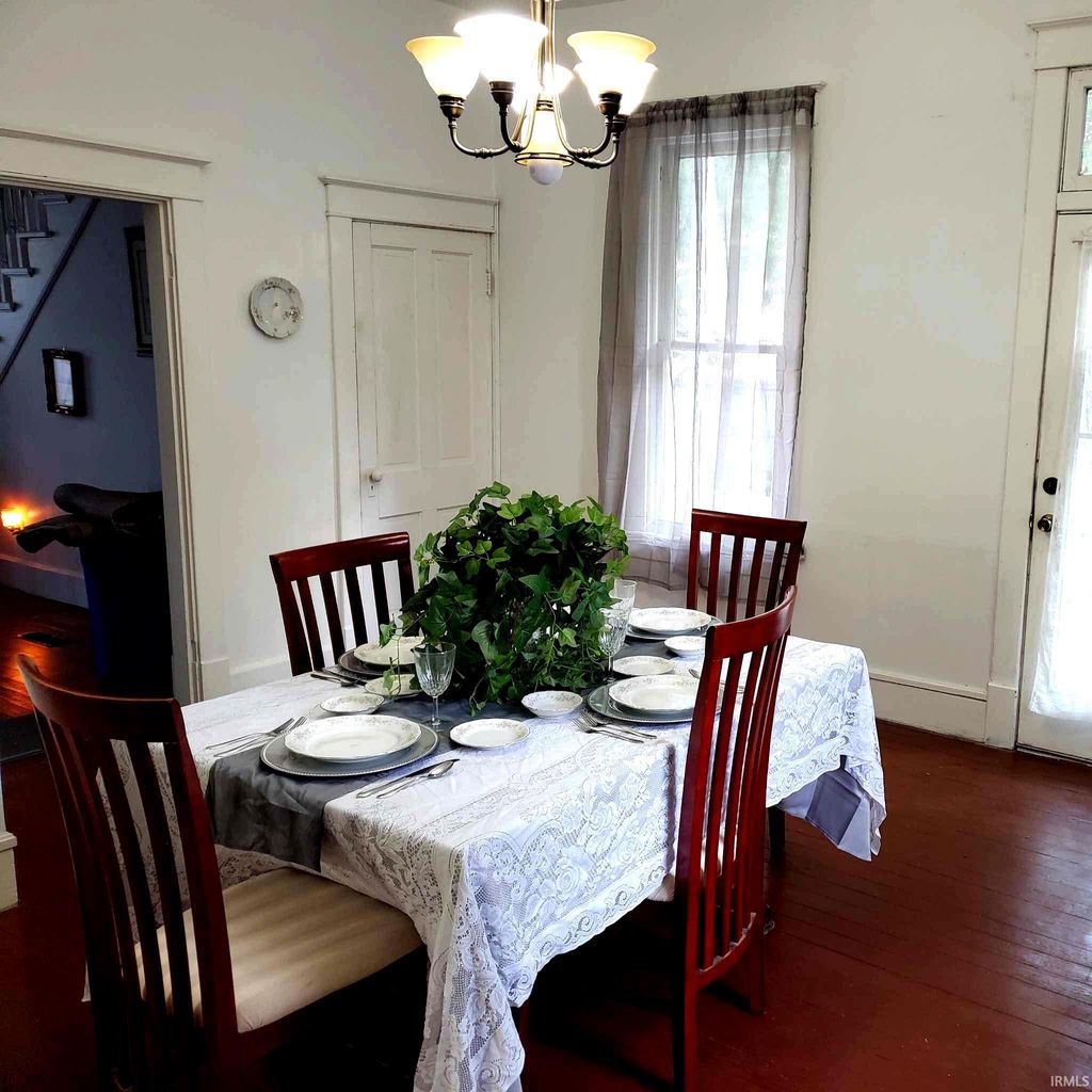 Photo of 227 S 7th Street, Vincennes, IN 47591 (MLS # 202549197)