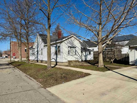 Tiny photo for 629/631 Madison Street, Rochester, IN 46975 (MLS # 202607907)