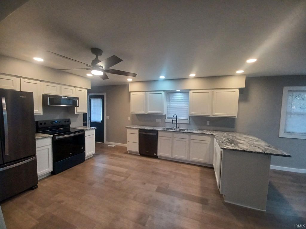 Photo of 4624 Greencove Drive, Evansville, IN 47715 (MLS # 202549630)