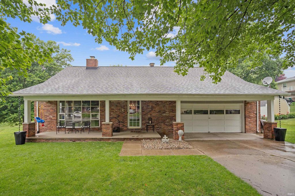 Photo for 11404 Simmons Court, Kokomo, IN 46901 (MLS # 202543113)