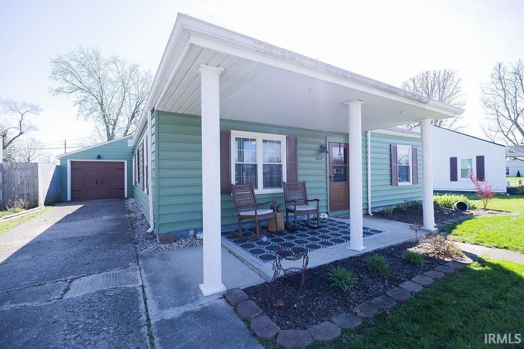 Photo of 3215 S Southwest Drive, Muncie, IN 47302 (MLS # 202612831)