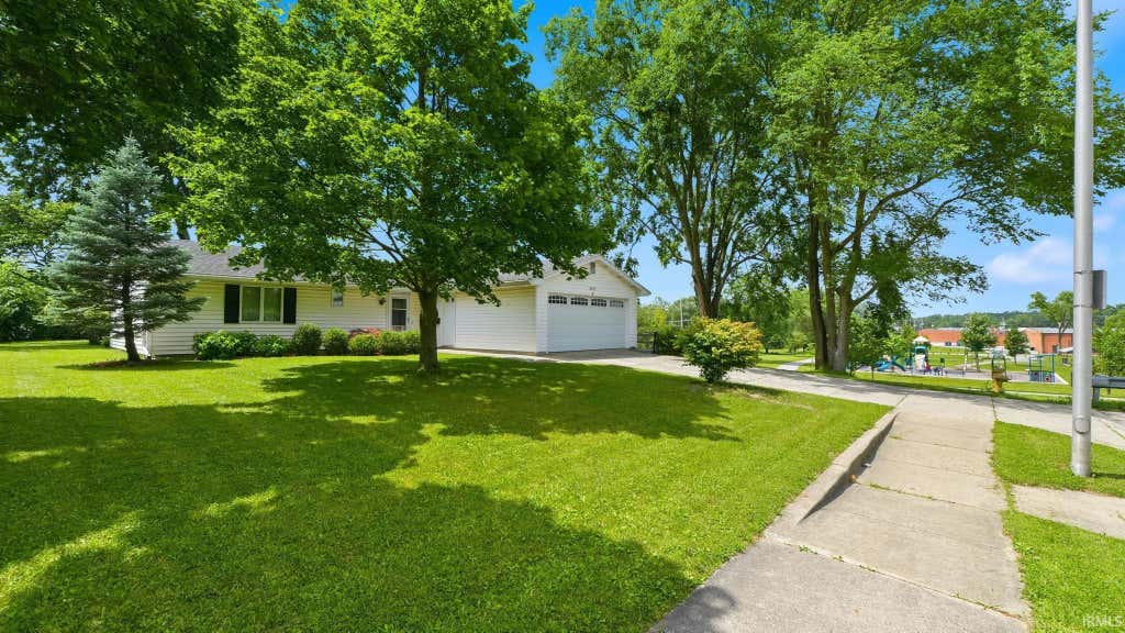 Photo of 2515 Clifton Hills Drive, Fort Wayne, IN 46808 (MLS # 202625881)