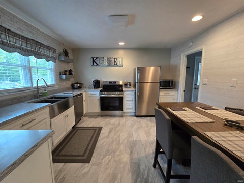 Tiny photo for 3010 GARDEN Place, Kokomo, IN 46902 (MLS # 202636432)