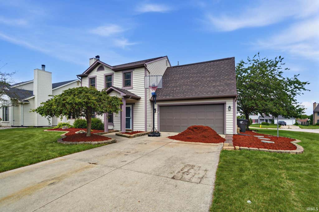Photo of 1108 Silver Springs Court, Fort Wayne, IN 46825 (MLS # 202634672)
