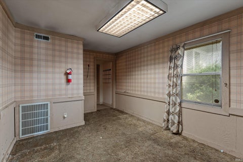 Tiny photo for 113 W Fairview Avenue, South Bend, IN 46614 (MLS # 202632555)